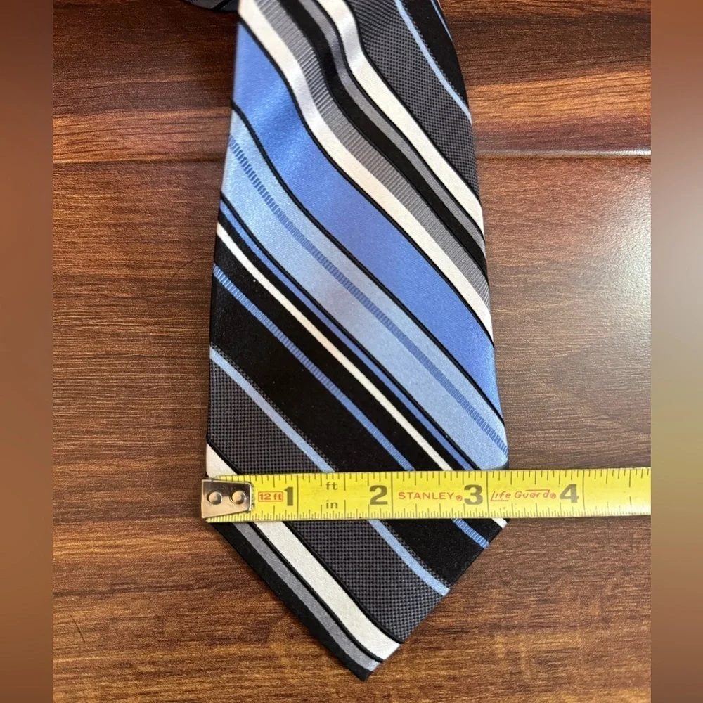🌿END of Season SALE🌿MICHAEL KORS Silk Striped Blue and Black Men's Tie